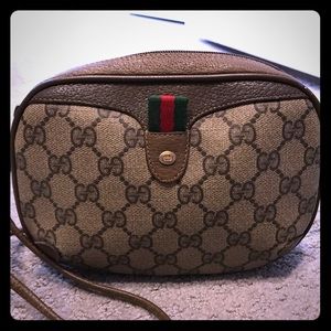 Gucci camera bag cross body style